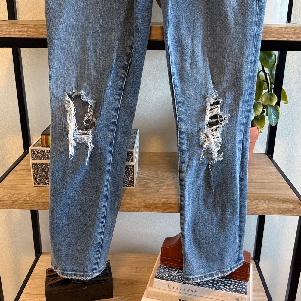 Good American Good Classic Mid-Rise Distressed Ankle #GCL67TNA1290 Jeans, 8 /29 - Picture 3 of 7